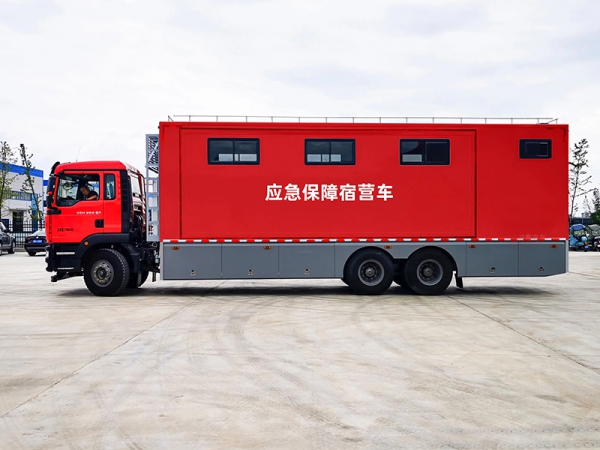 重汽汕德卡應(yīng)急保障宿營(yíng)車(chē)